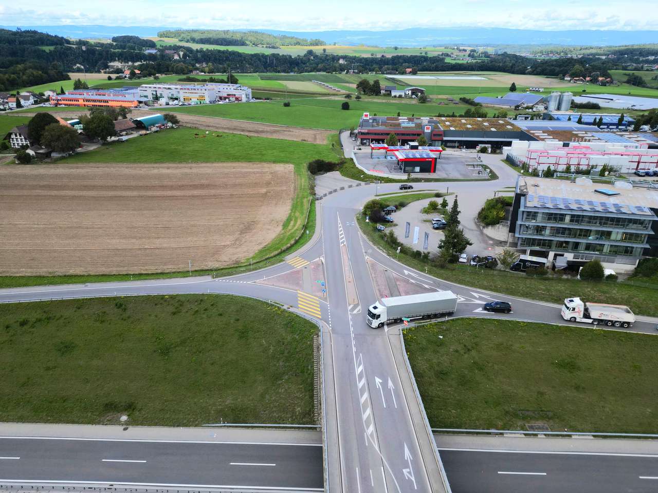 Ausfahrt A12 Lehmann doppelspurig 25 11 2025